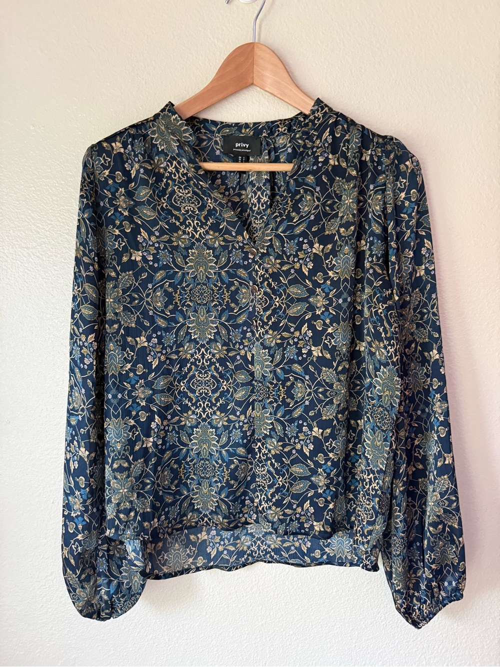 ❇️privy Navy Floral V-Neck Long Sleeve Blouse 2 for $22❇️